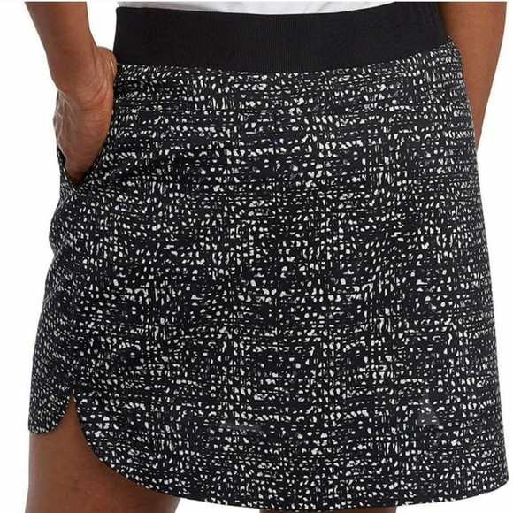 NWTCypress Club Women's Skort Built-in Shorts Tummy Smoothing, Black White Print - Picture 2 of 2